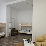 Urban Nomad And In Center Hostal Budapest