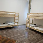 Urban Nomad And In Center Hostal