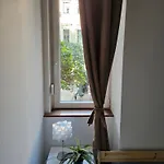 Urban Nomad And In Center Hostal Budapest