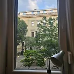 Urban Nomad And In Center Hostal