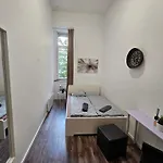 Hostal Urban Nomad And In Center *