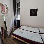 Urban Nomad And In Center Hostal