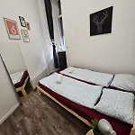 Hostal Urban Nomad And In Center *