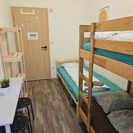 Urban Nomad And In Center Ostello