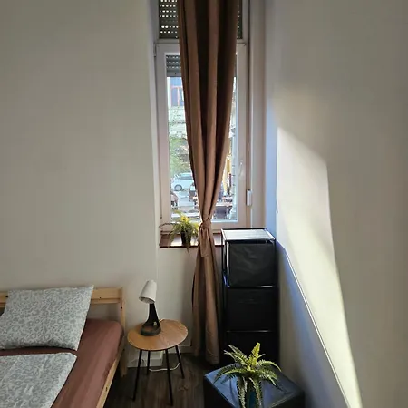 Хостел Urban Nomad And In Center Будапешт