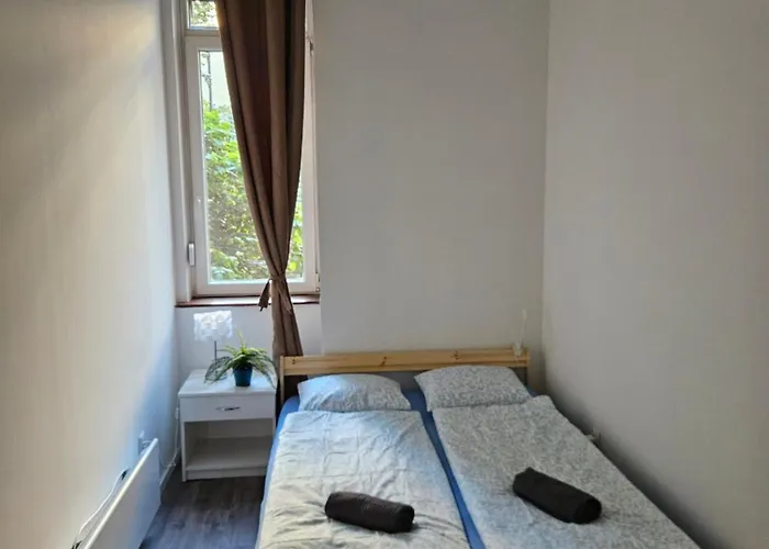 Urban Nomad And In Center אכסניה