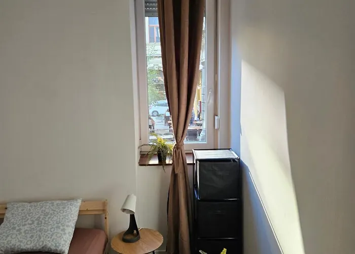 אכסניה Urban Nomad And In Center בודפשט