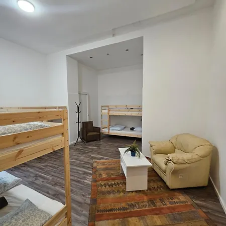 Hostel Urban Nomad And In Center