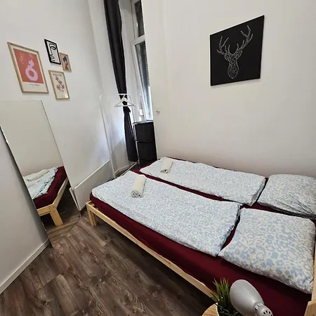 Hostel Urban Nomad And In Center *